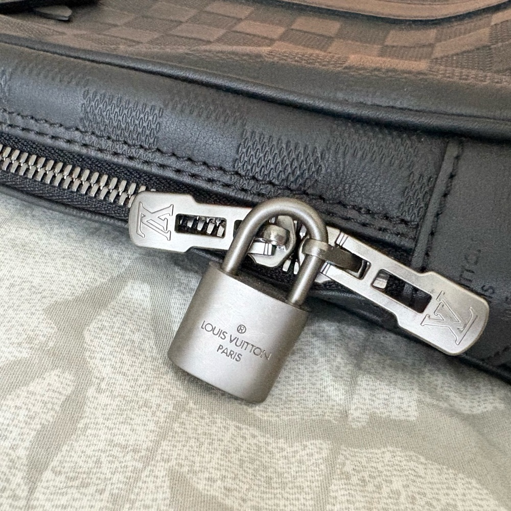 Louis Vuitton Black Infini Leather Briefcase - Picture 3 of 16